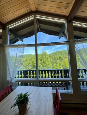 Chalet Alpin Suisse Au Bord Du Lac